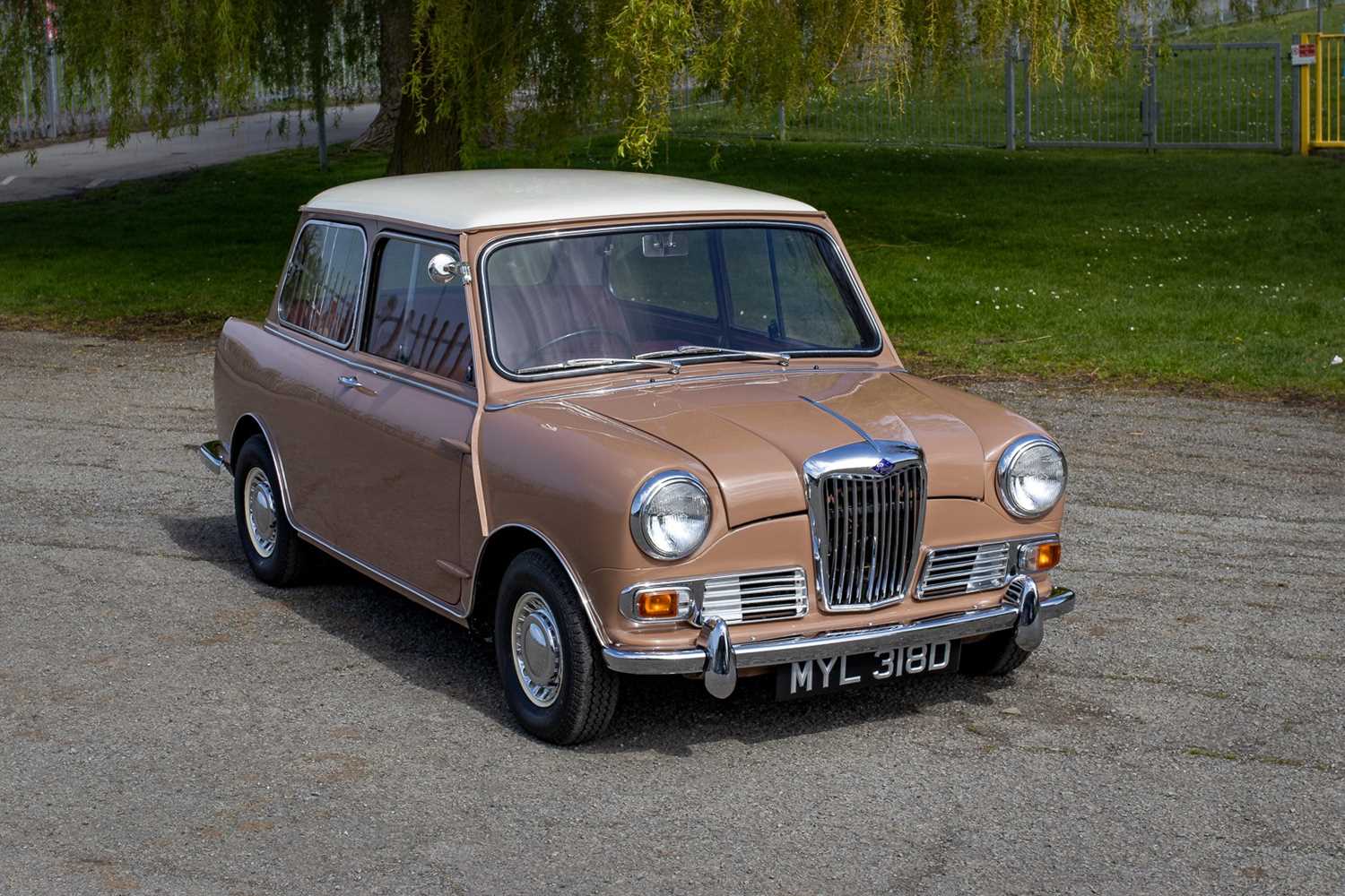 Yellow Riley Elf Lot 60 - 1966 Riley Elf