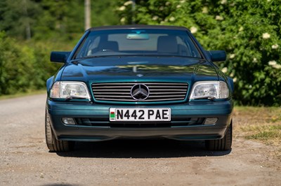 Lot 8 - 1996 Mercedes-Benz SL 320