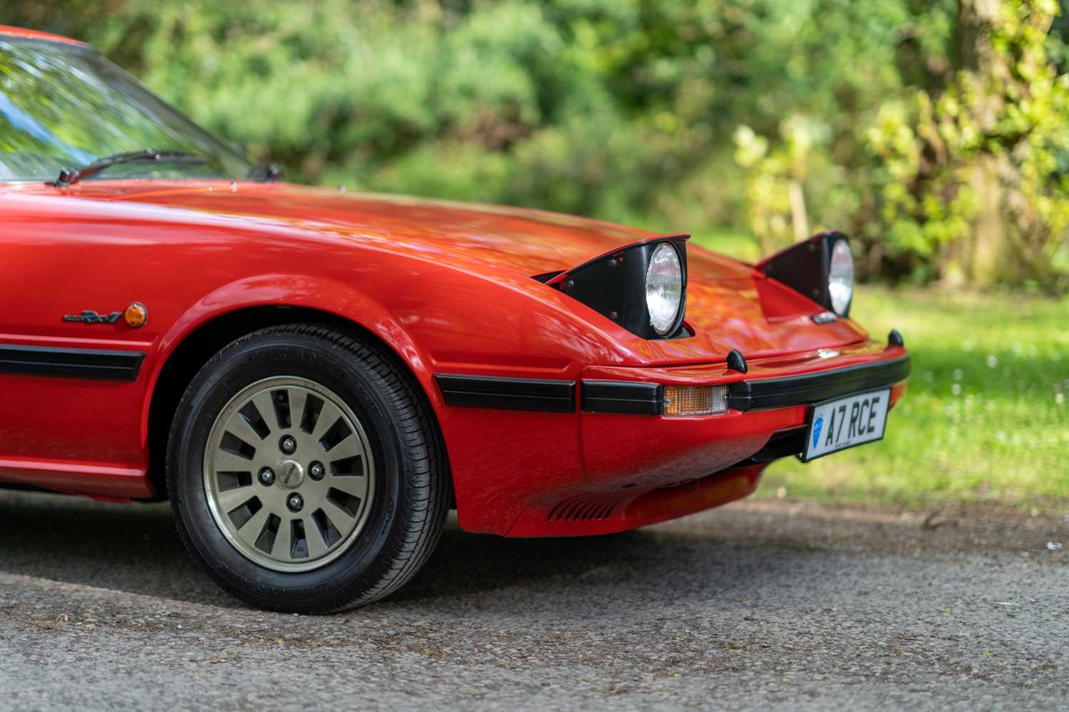 Lot 69 - 1984 Mazda RX7