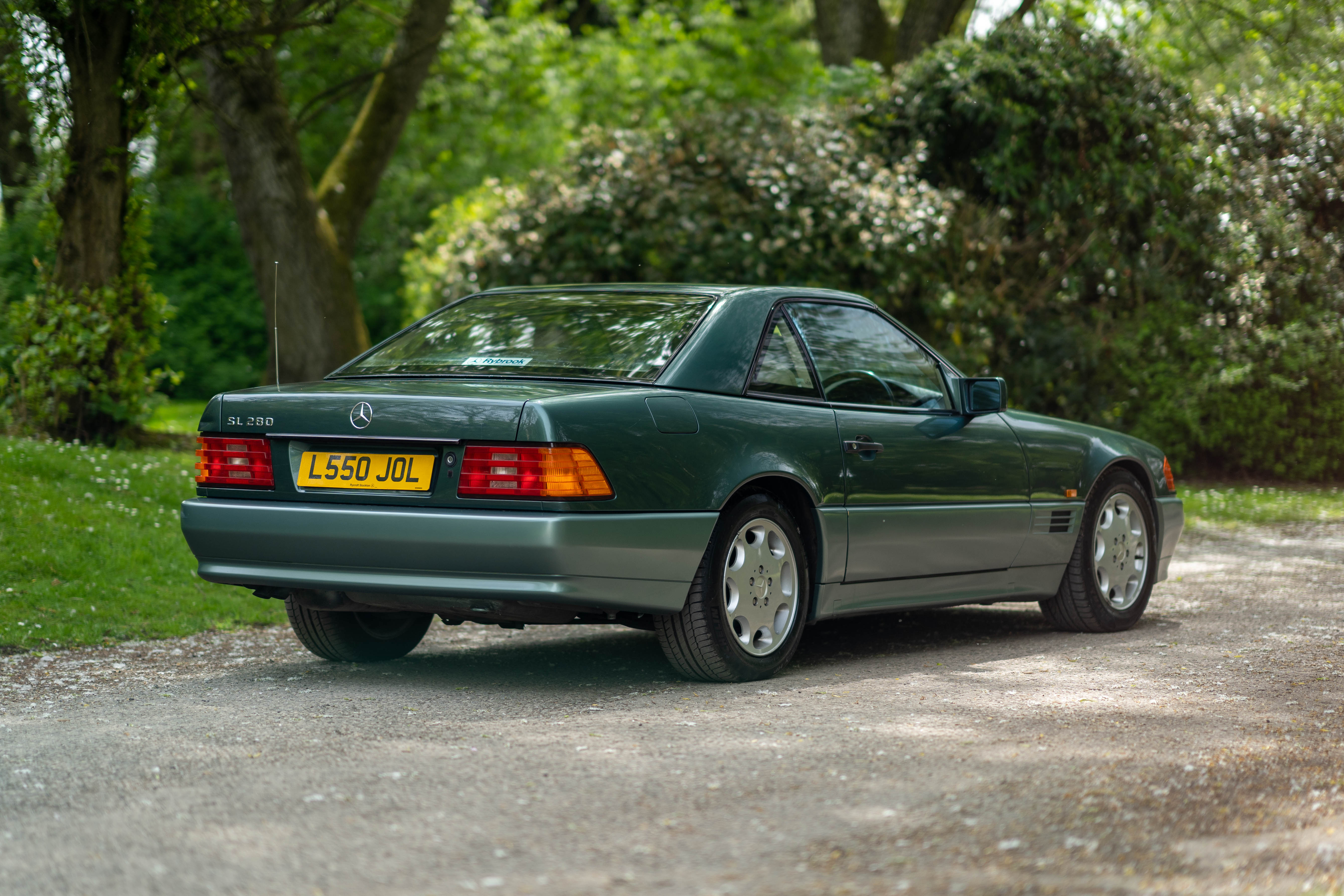 Lot 121 - 1994 Mercedes-Benz SL 280