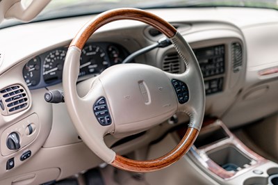 Lot 134 - 1999 Lincoln Navigator