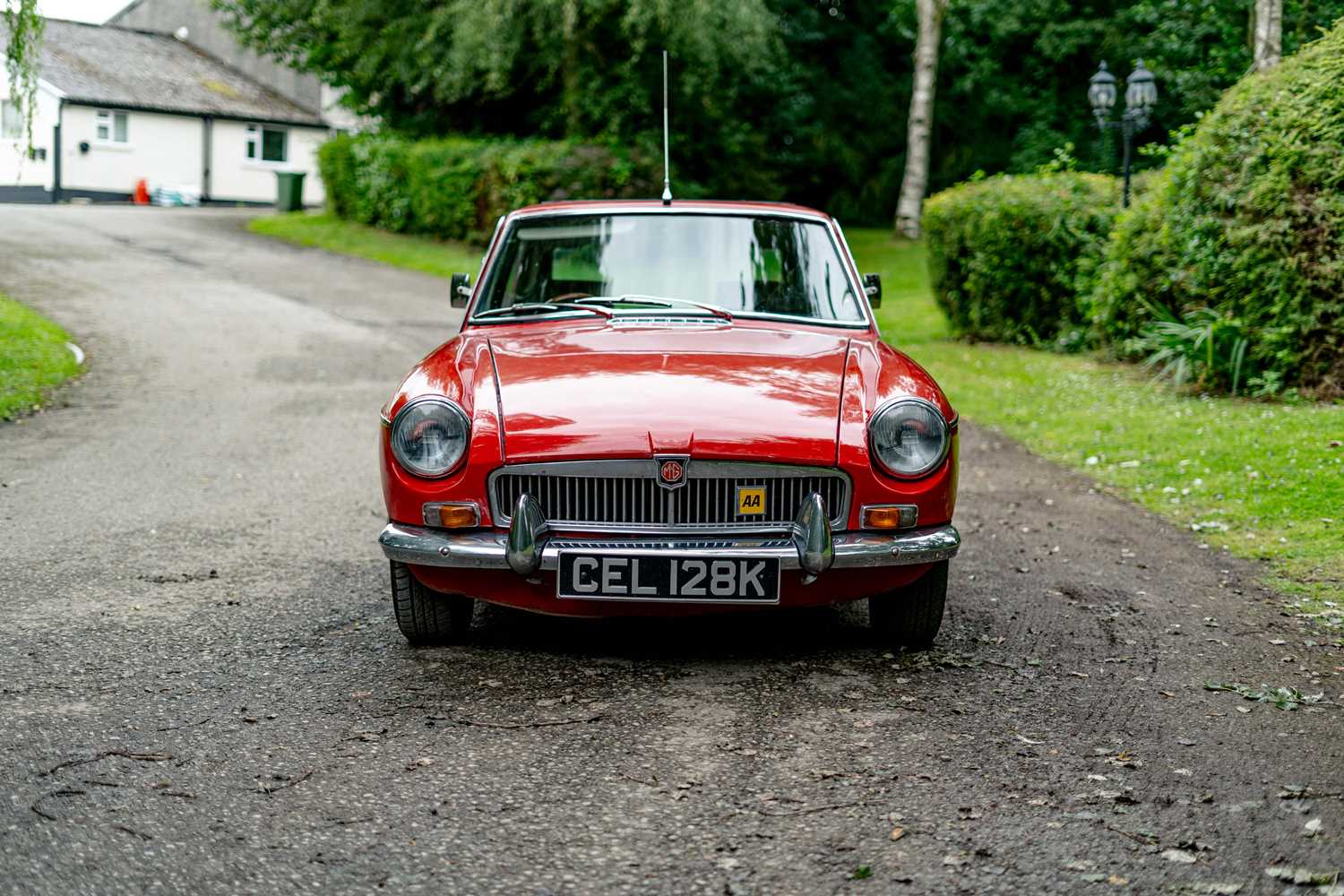 Lot 43 - 1971 MGB GT