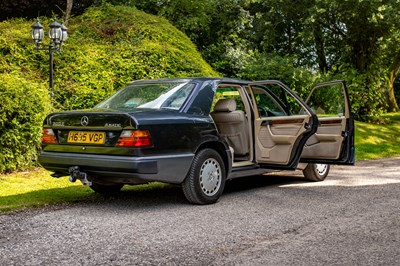 Lot 97 - 1990 Mercedes-Benz 300 E 4matic