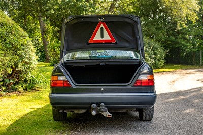 Lot 97 - 1990 Mercedes-Benz 300 E 4matic