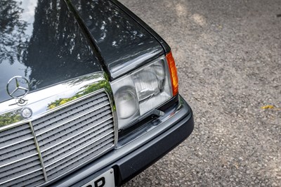 Lot 97 - 1990 Mercedes-Benz 300 E 4matic