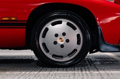 Lot 114 - 1986 Porsche 928 S2