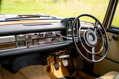 Lot 70 - 1964 Mercedes-Benz 220B