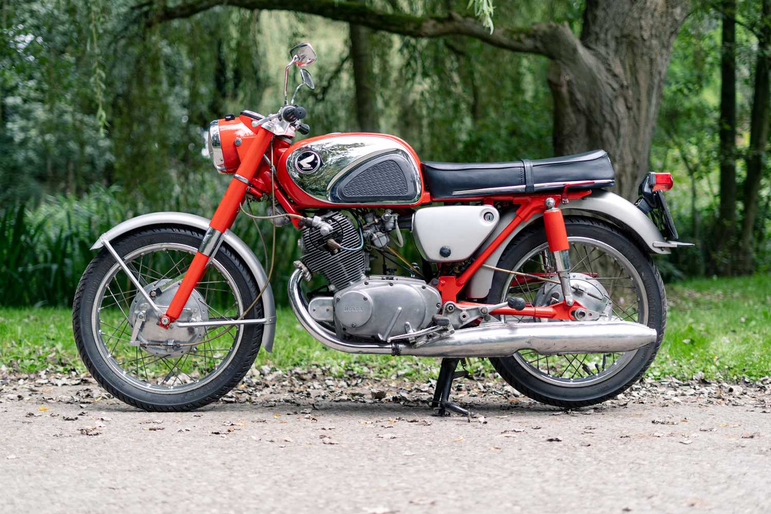 Lot 2 - 1968 Honda CB77