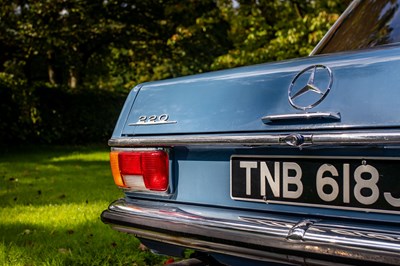 Lot 18 - 1971 Mercedes Benz 220