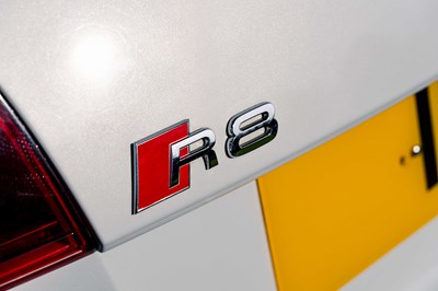 Lot 36 - 2010 Audi R8 Spyder V8