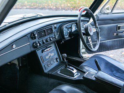 Lot 56 - 1971 MG B GT