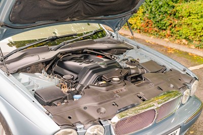 Lot 16 - 2003 Jaguar XJ8 4.2 V8 SE