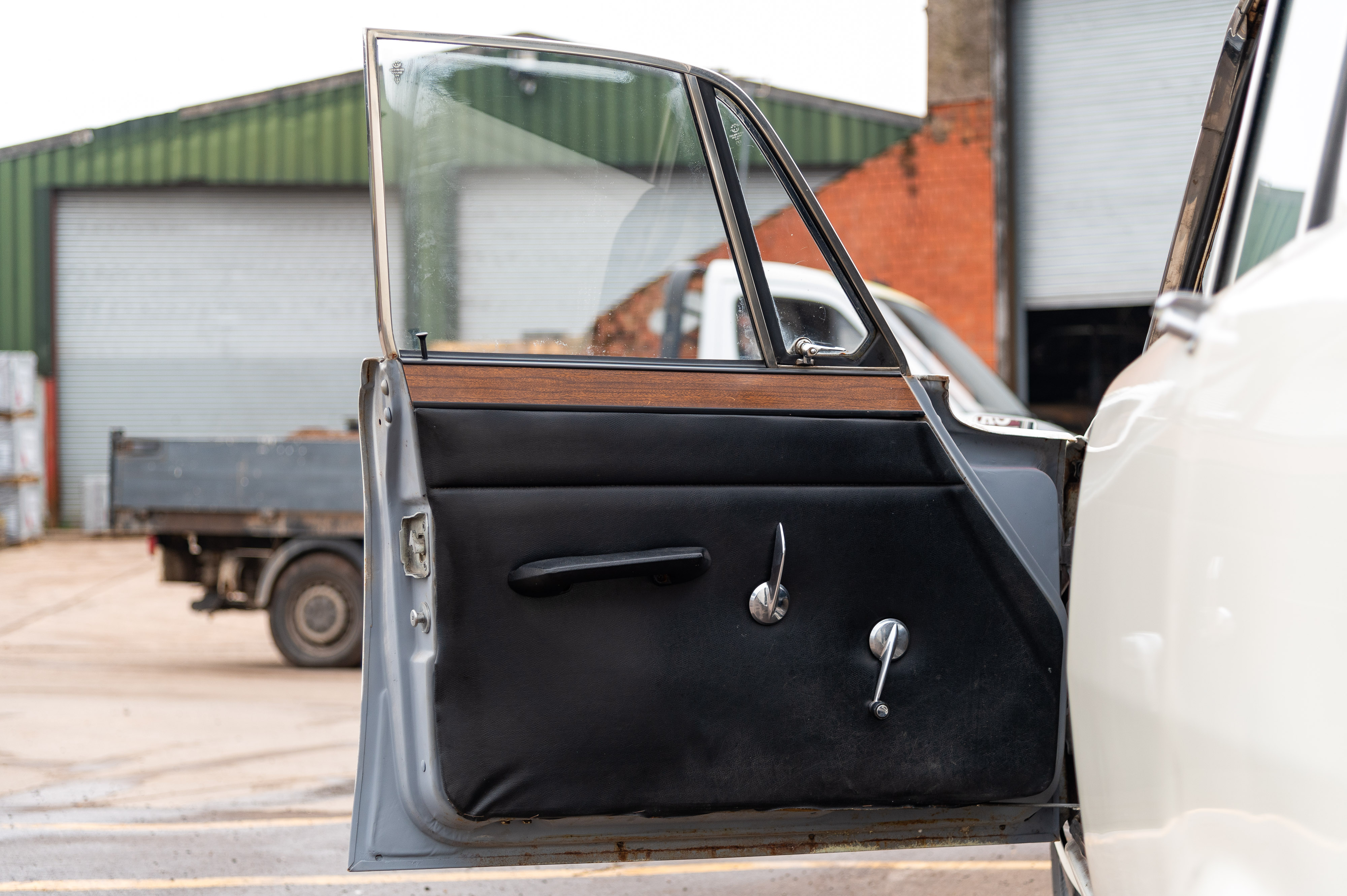 Lot 19 - 1969 Rover P6 3500