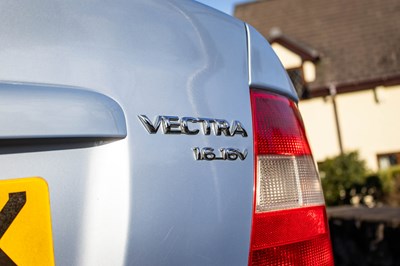 Lot 5 - 1998 Vauxhall Vectra 1.6 Envoy