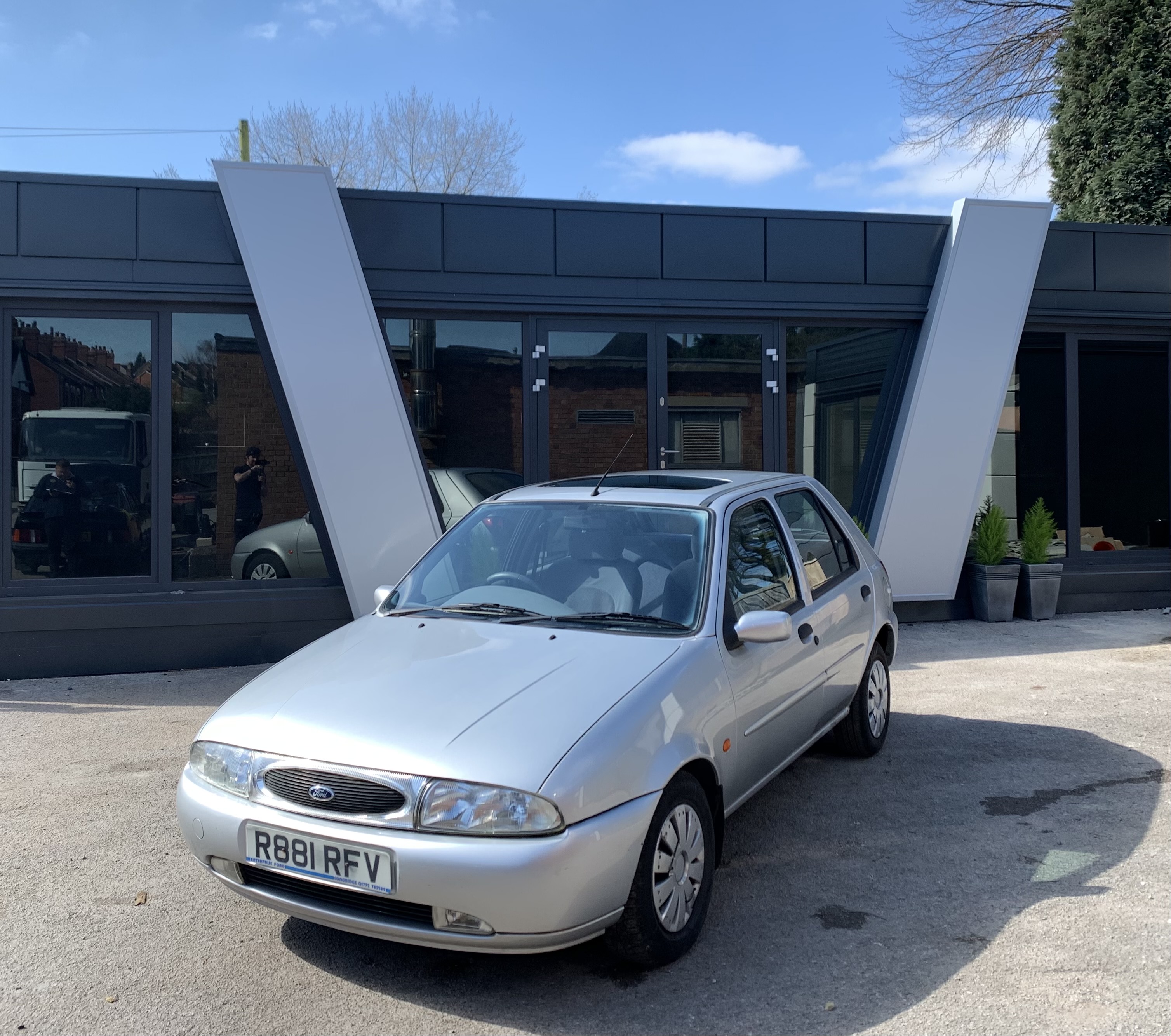 Lot 66 - 1998 Ford Fiesta Ghia