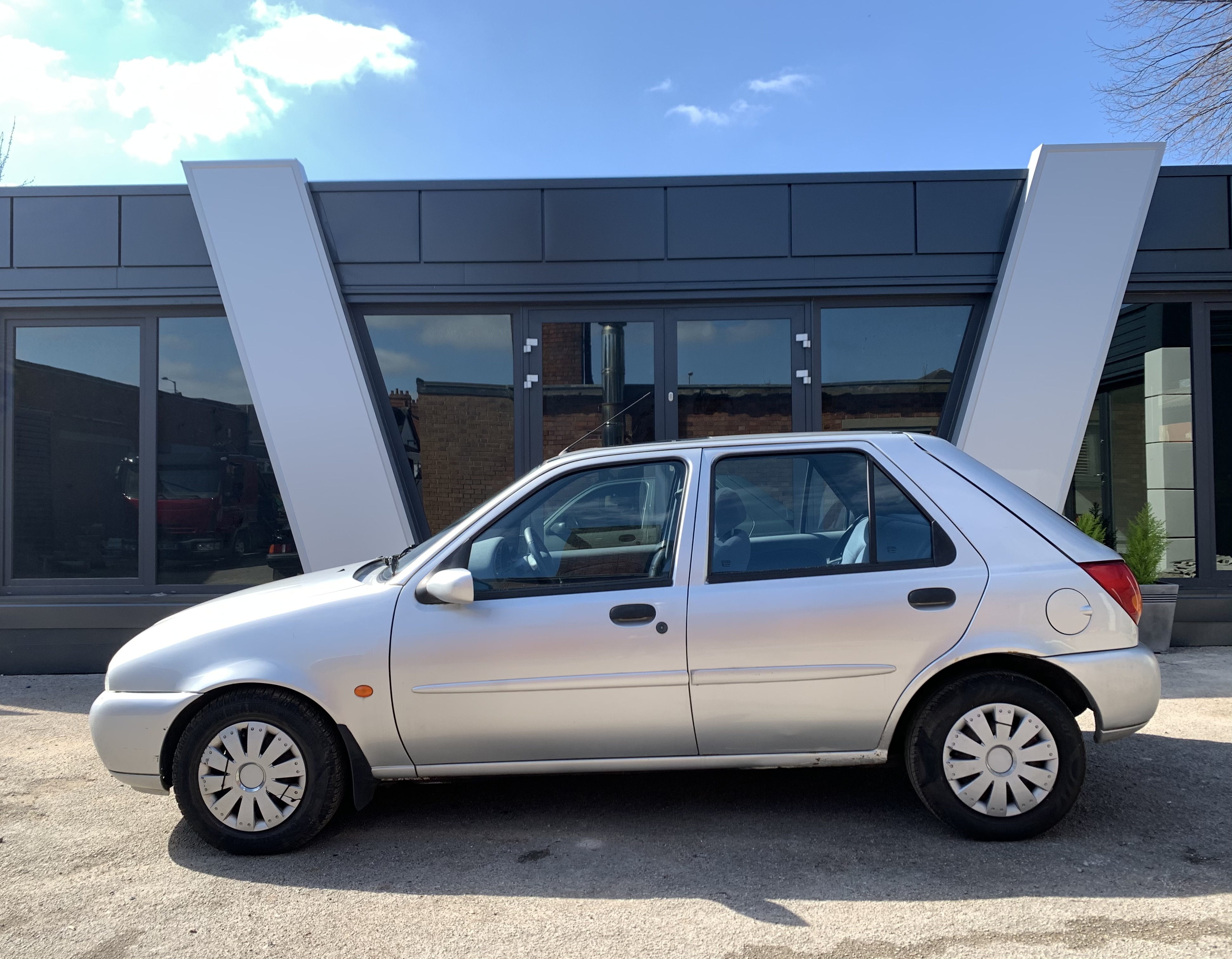 Lot 66 1998 Ford Fiesta Ghia lot-66-1998-ford-fiesta-ghia