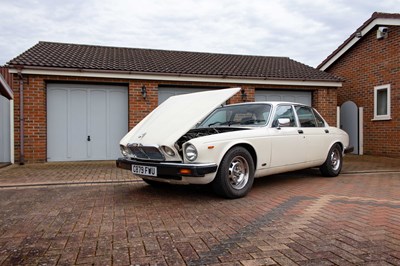 Lot 1 - 1986 Jaguar Sovereign V12 HE