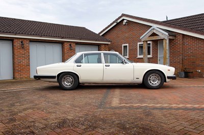 Lot 1 - 1986 Jaguar Sovereign V12 HE