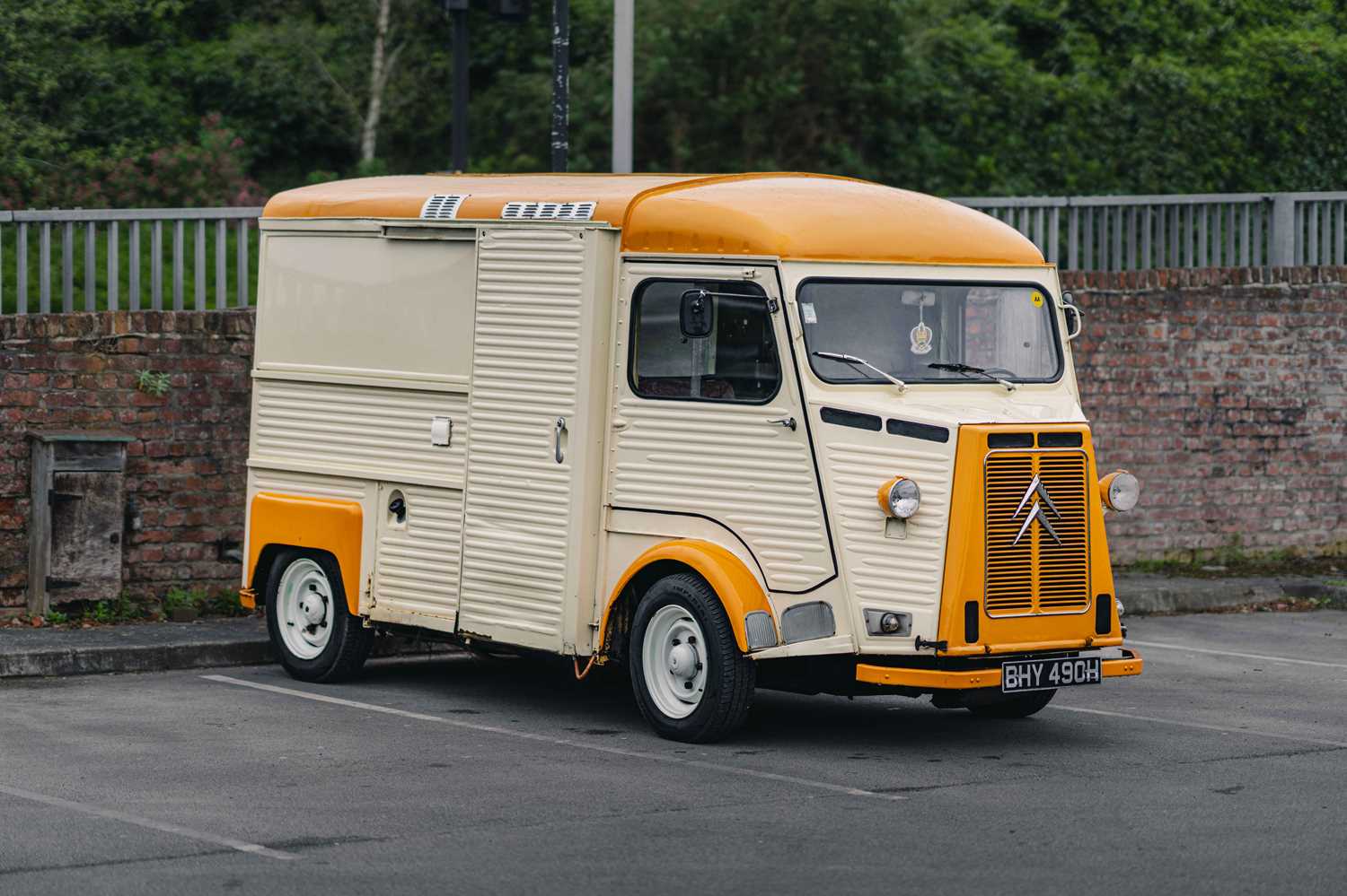 Lot 89 - 1970 Citroen HY Van