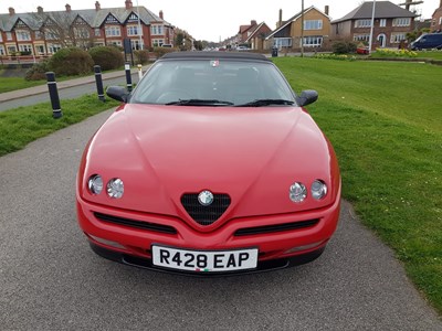 Lot 17 - 1997 Alfa Romeo Spider 2.0 T-Spark