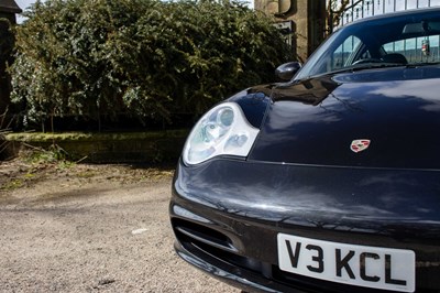 Lot 76 - 2003 Porsche 911 Carrera