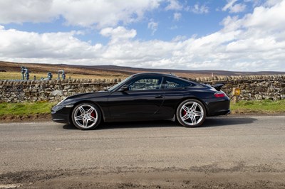 Lot 76 - 2003 Porsche 911 Carrera