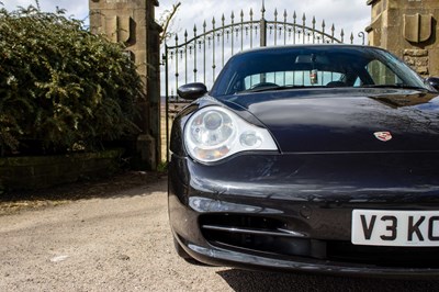 Lot 76 - 2003 Porsche 911 Carrera