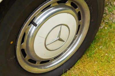 Lot 61 - 1974 Mercedes 350SL