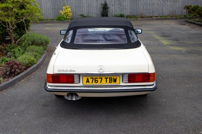 Lot 62 - 1983 Mercedes 380SL