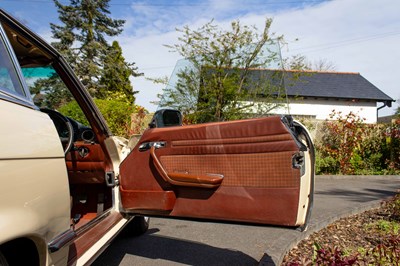 Lot 62 - 1983 Mercedes 380SL