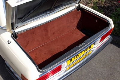 Lot 62 - 1983 Mercedes 380SL