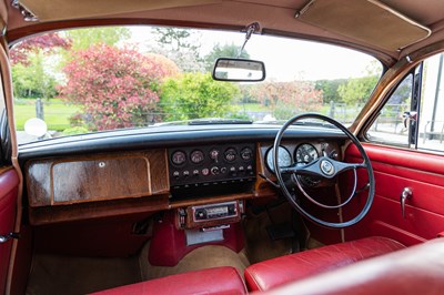 Lot 14 - 1969 Daimler V8 250