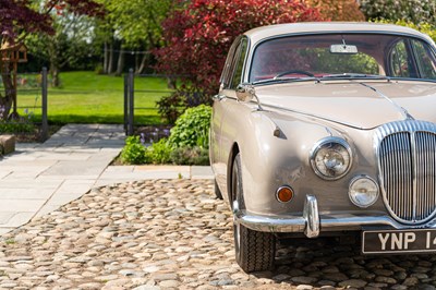 Lot 14 - 1969 Daimler V8 250