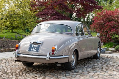 Lot 14 - 1969 Daimler V8 250