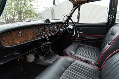 Lot 15 - 1967 Daimler 420