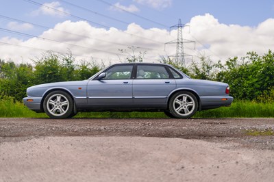 Lot 43 - 2002 Jaguar XJ8 Sport