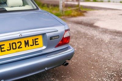 Lot 43 - 2002 Jaguar XJ8 Sport