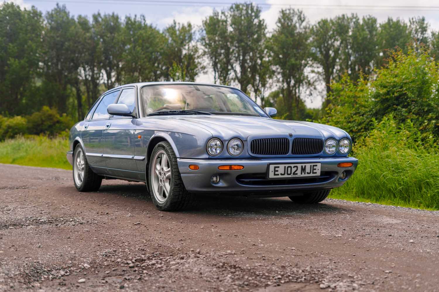 Lot 43 - 2002 Jaguar XJ8 Sport