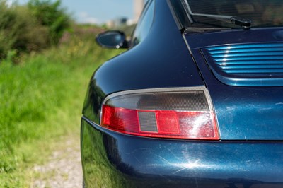 Lot 64 - 1998 Porsche 911 Carrera