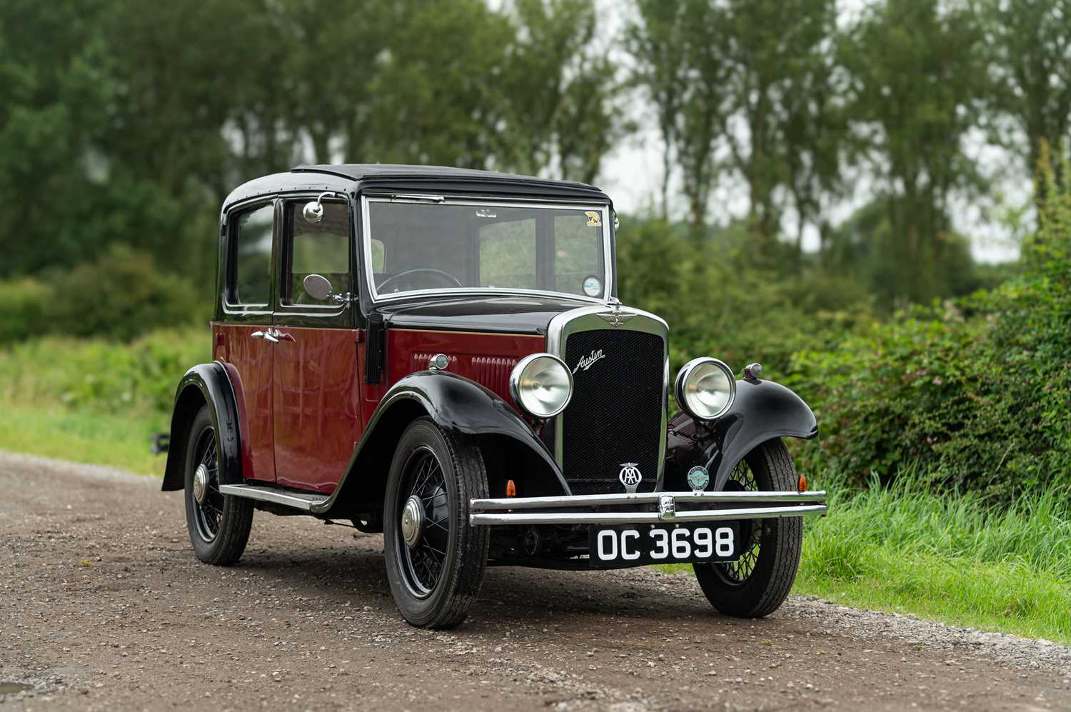 Lot 29 - 1933 Austin 10/4 Saloon