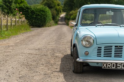 Lot 18 - 1981 Mini Van