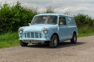 Lot 18 - 1981 Mini Van