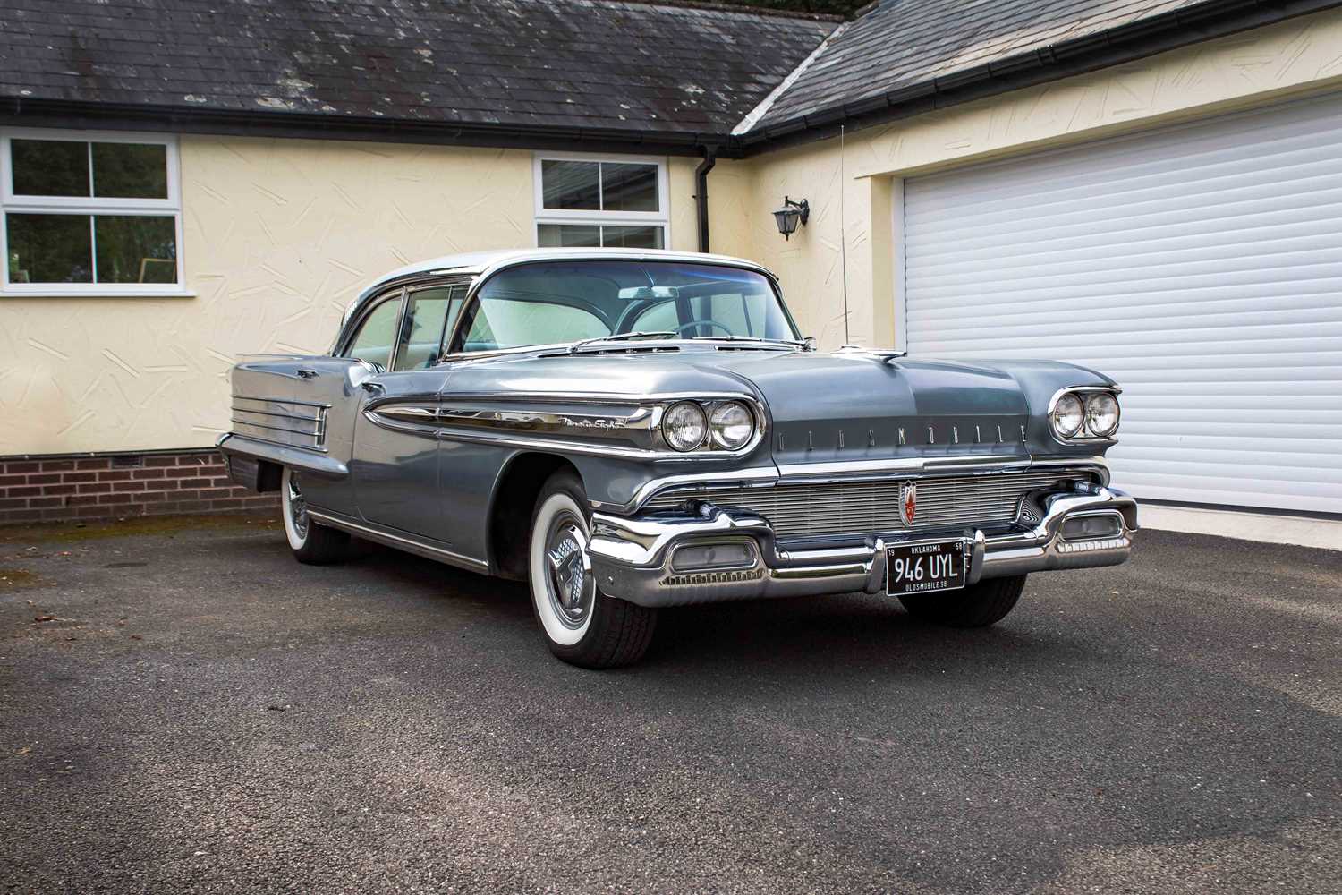 Lot 32 - 1958 Oldsmobile 98