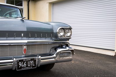 Lot 32 - 1958 Oldsmobile 98