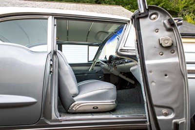 Lot 32 - 1958 Oldsmobile 98