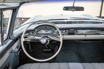 Lot 32 - 1958 Oldsmobile 98