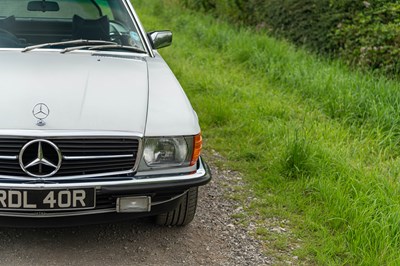 Lot 60 - 1977 Mercedes SL350