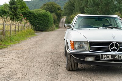 Lot 60 - 1977 Mercedes SL350