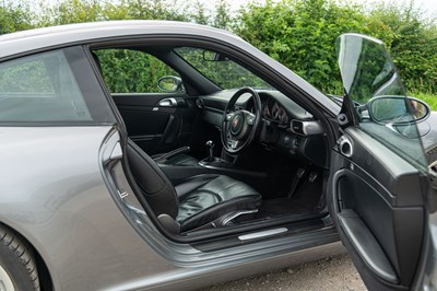 Lot 66 - 2005 Porsche 911 Carrera 2S