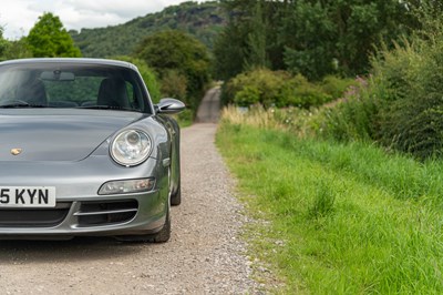 Lot 66 - 2005 Porsche 911 Carrera 2S